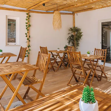 Coral Boutique البوفيرا